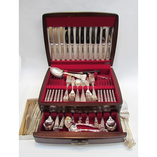 7506 - A canteen of silver plated cutlery, Cooper Brothers, set in a mahogany finish single drawer canteen ... 