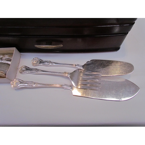 7506 - A canteen of silver plated cutlery, Cooper Brothers, set in a mahogany finish single drawer canteen ... 