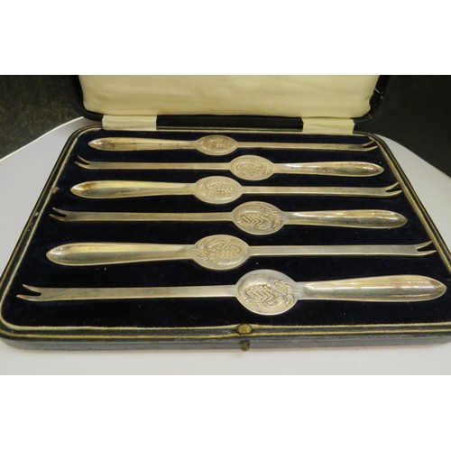 7370 - A set of six William Hutton and Sons silver lobster picks, in fitted case, Sheffield 1928, 230g