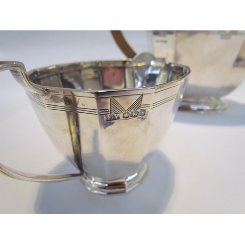 7405 - An Emile Viner silver Art Deco 3 piece teaset, Sheffield 1936 with Bakelite handle, 913g