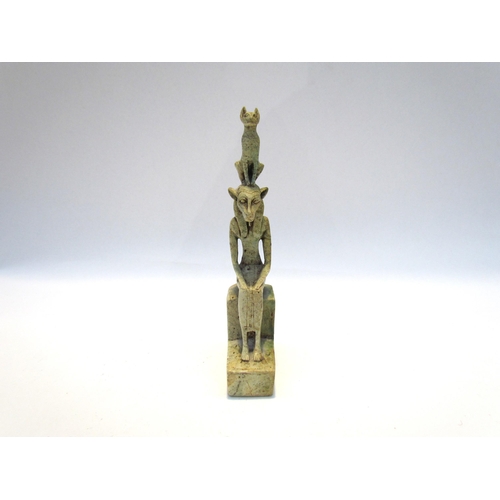 7424 - A finely detailed figure of the Egyptian god 'Anubis', 15cm tall