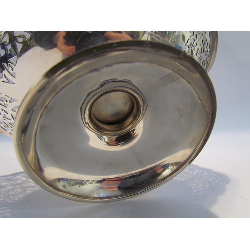 7434 - A Roberts & Dore Ltd silver comport, pierced scrolled detail, footed base, Birmingham 1930, 262g