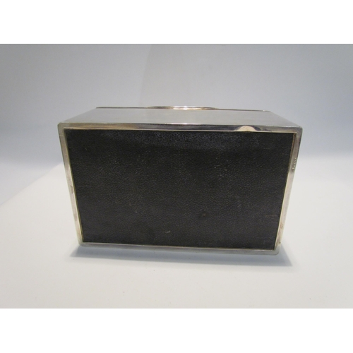 7445 - A Walker & Hall silver humidor/cigar box with wood lined interior Sheffield 1925, 13cm x 24cm x 15cm