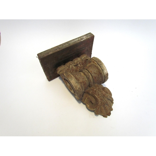 7185 - A Georgian carved wood bracket later top, 29cm x 24cm x 15cm