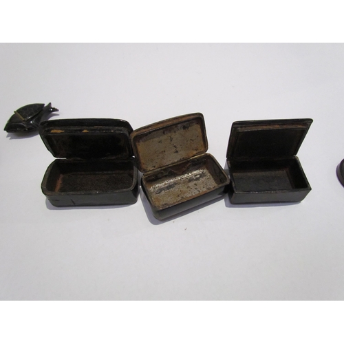 7215 - A group of six 19th Century snuff boxes including papier mache, horn, varying shapes and sizes, larg... 