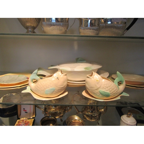 1096 - A selection of Shorter & Son fish design platters, plates, tureen and sauce dishes