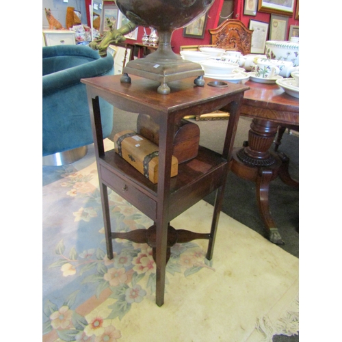 1115 - A small mahogany washstand