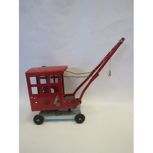 1245 - A red Tri-ang metal crane