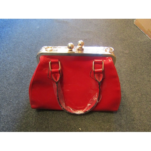 1274 - A red lady's handbag in the 40's style  (C)