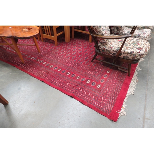 2400 - A red and blue pattern rug 420 x 314