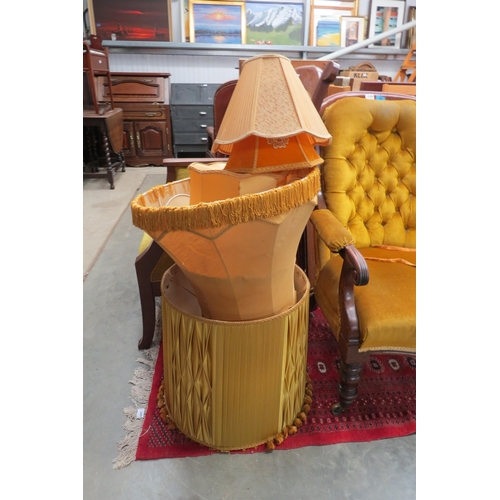 2401 - A quantity of vintage lamp shades