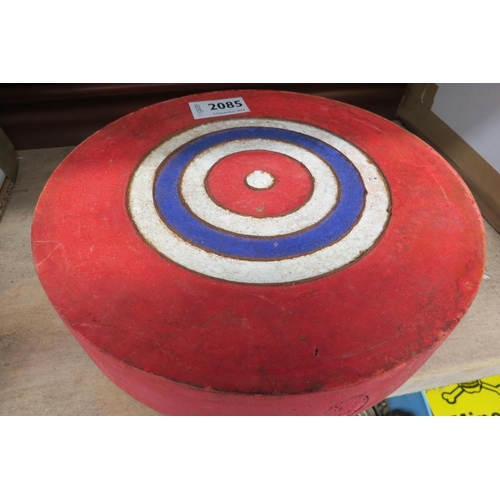 2085 - A French wooden dart board 22cm