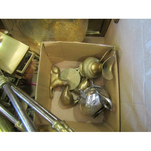 1573 - A large box of mixed metalwares including copper kettle and jug, fireside accompaniments etc.