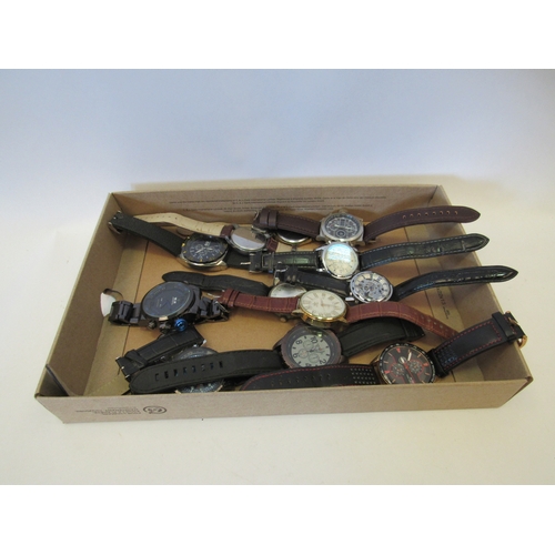 1457 - A tray containing modern gents watches, including Mini Focus, Tachymetre and various others