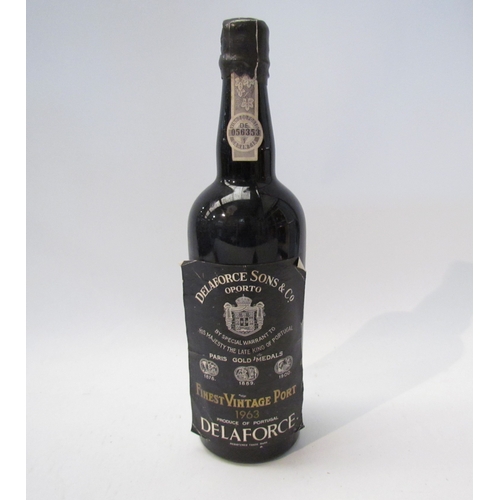 8070 - 1963 Delaforce Sons and Co Finest Vintage Port