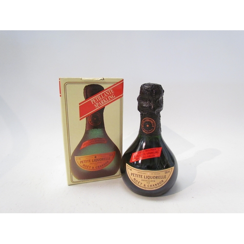 8101 - Moet & Chandon Petite Liquorelle Petillante Liqueur, France, 200ml, boxed