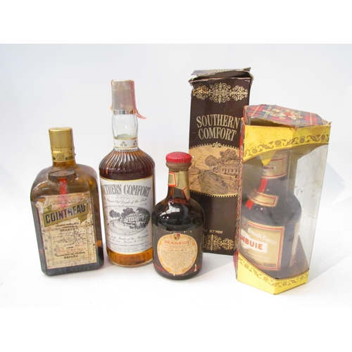 8109 - 5 bottles of spirits including Southern Comfort 26 2/3 flozs and 75cl, Drambuie 50cl, and 11 5/6 flo... 