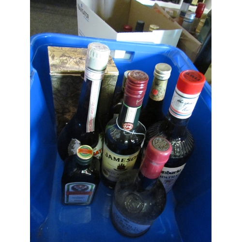 8177 - 8 bottles of various spirits/liquors, Jagermeister 35cl, Cointreau 0.85ltr, Calisay, Royal Martin's ... 