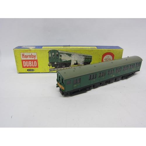 9525 - A boxed Hornby Dublo 00 gauge 3250 Electric Motor Coach Brake/2nd in Southern green, No.S65326 to si... 