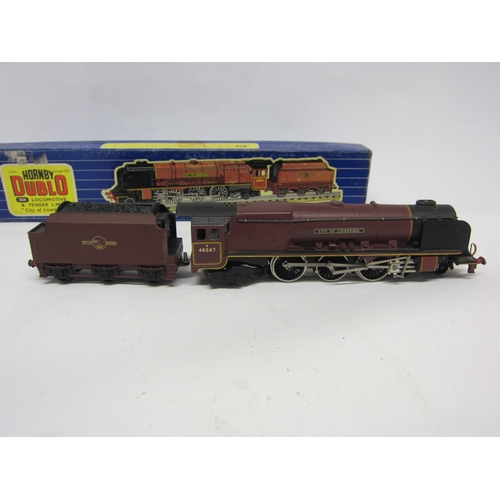 9526 - A boxed Hornby Dublo 00 gauge 3226 