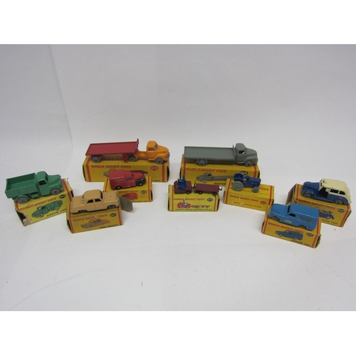 9502A - Nine boxed Dinky Dublo 00 scale diecast vehicles to include 072 Bedford Articulated Flat Truck, 066 ... 