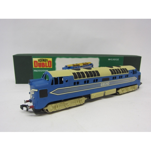 9529 - A Hornby Dublo 00 gauge 3232 Class 55 Deltic Locomotive, repainted in blue and cream prototype Delti... 