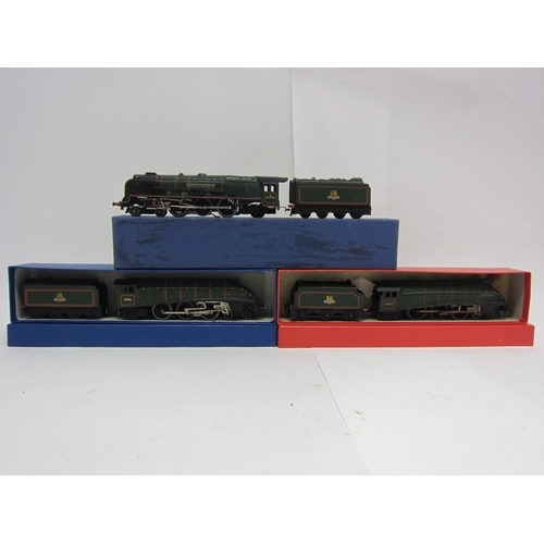 9518 - Three Hornby Dublo 00 gauge BR green locomotives and tenders, housed in modern collectors boxes, to ... 