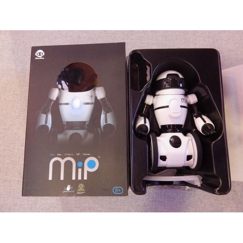 9063 - A group of four boxed robots including MiPosaur, Novie, Pokibot and MiP.