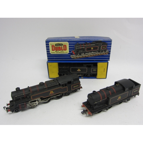 9532 - A boxed Hornby Dublo 00 gauge EDL17 0-6-2 Br black tank locomotive, together with two unboxed BR loc... 