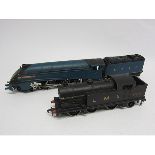 9517 - Two unboxed Hornby Dublo 00 gauge locomotives to include 4-6-2 Sir Nigel Gresley loco and tender in ... 