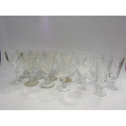 4408 - Mixed wine glasses of varying sizes and shapes (13)