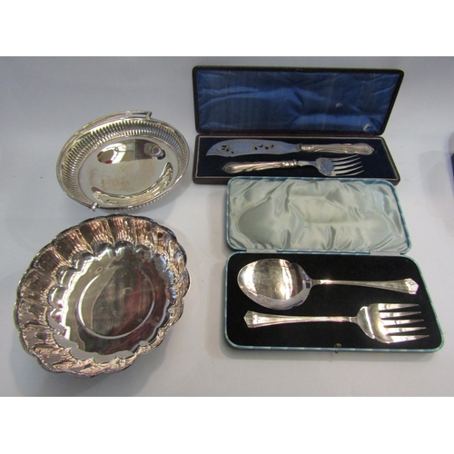 4426 - A quantity of plated ware to include flatware and a scalloped form bowl