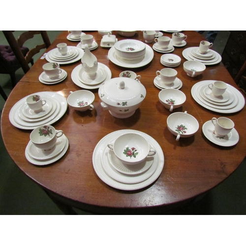 4062 - A quantity of Wedgwood dinner and tea wares 