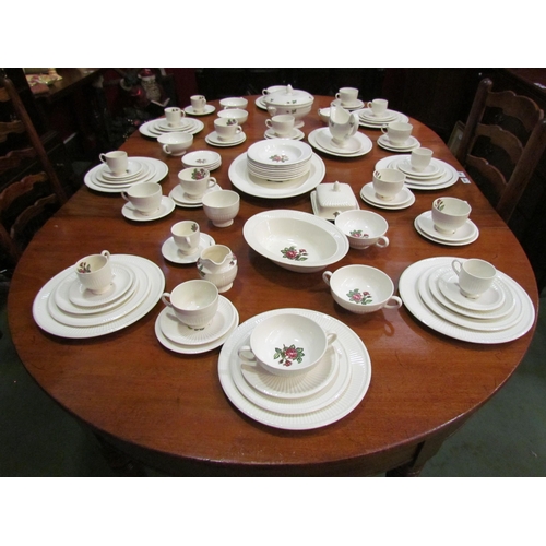 4062 - A quantity of Wedgwood dinner and tea wares 