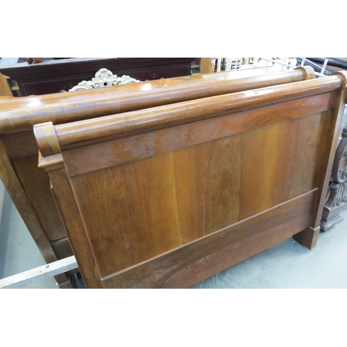 2204 - A 19th Century French walnut sleigh bed   (E)  £10-20