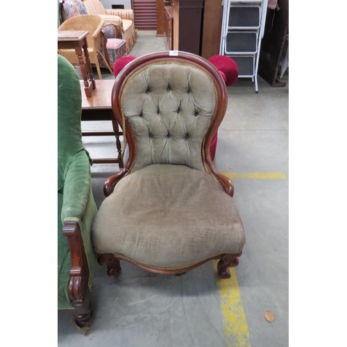 2394 - A Victorian mahogany nursing chair   (E)  £5-10