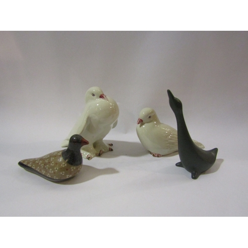 4249 - Ceramic ornamental pigeons and goose (4)