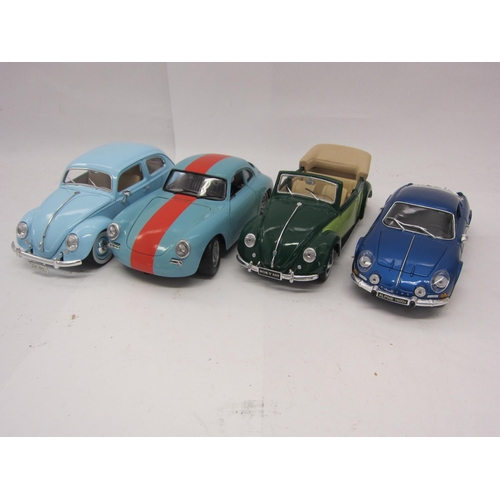 9209 - A mixed lot of BBurago and Maisto 1/18 and one 1/16 scale die cast cars including Citroën 2CV (1952)... 