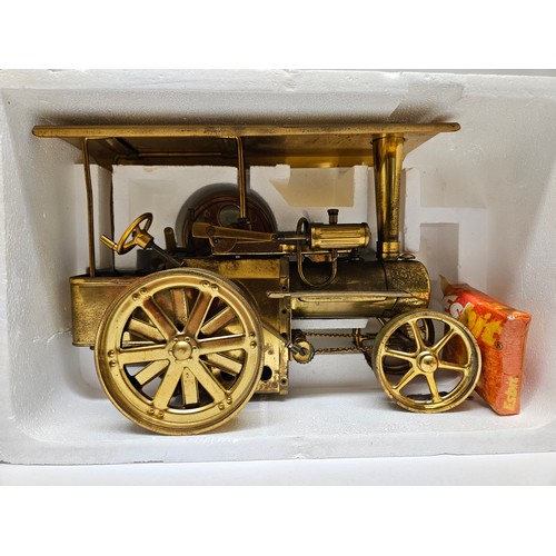 9558 - A boxed Wilesco D407 / D40 live steam powered traction engine  (R)  £80