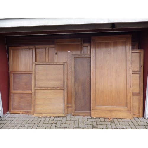 2001 - A quantity of Edwardian oak room panelling