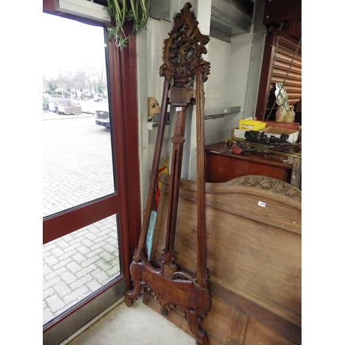 2081 - A carved hardwood full height artists easel a/f