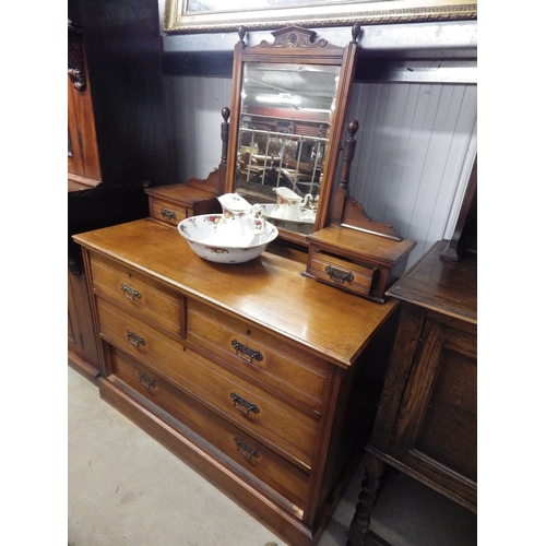 2215 - An Edwardian ash dressing chest