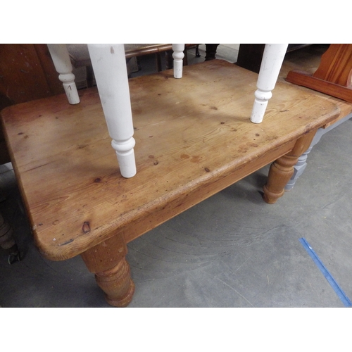 2240 - Two pine coffee tables