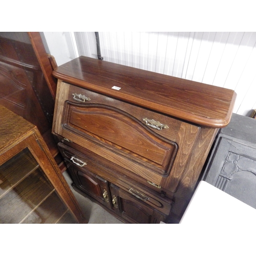 2349 - A bureau   (D)