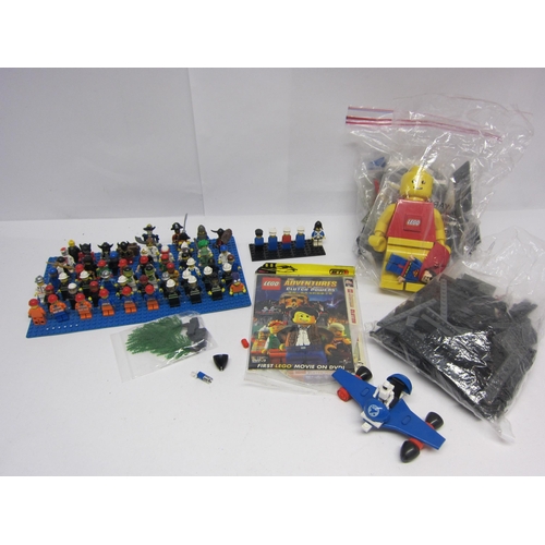 9259 - Assorted loose Lego figurines, bricks, torch etc