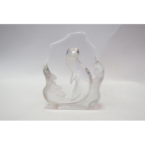 1342 - A Mats Jonasson glass paperweight as an otter