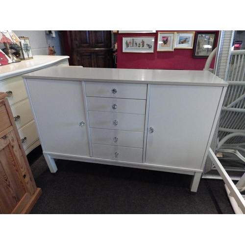 1084A - A painted contemporary sideboard of five drawers and two single door cupboards, 84cm tall x 120cm wi... 