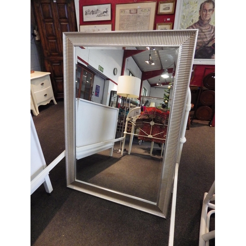 1086 - A large modern silvered frame rectangular wall mirror, 131cm x 91cm