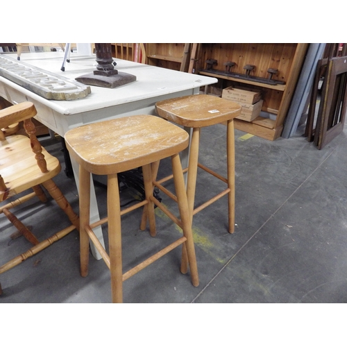 2286 - A pair of beech bar stools