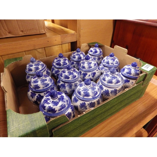 2370 - Twelve ceramic pots   (R) £10